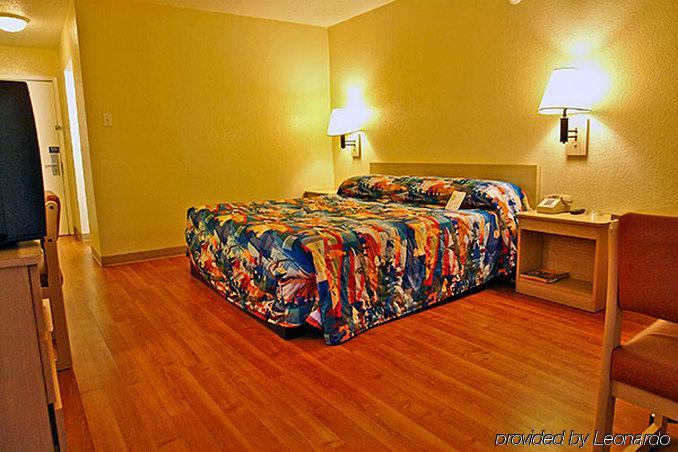 Motel 6-Laredo, Tx - North I-35 Екстер'єр фото